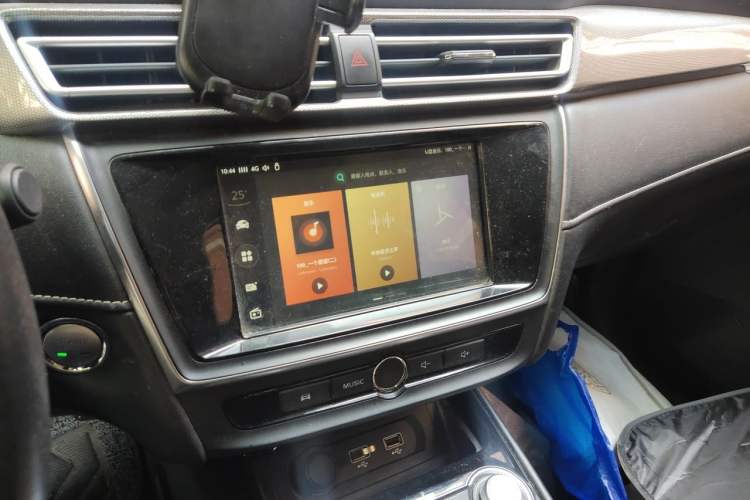 Used Roewe Ei5 2018 Internet Luxury Edition Audio And AC Panel