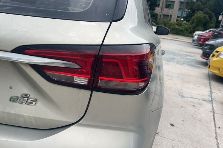 Used Roewe Ei5 2018 Internet Flagship Edition Exterior 2