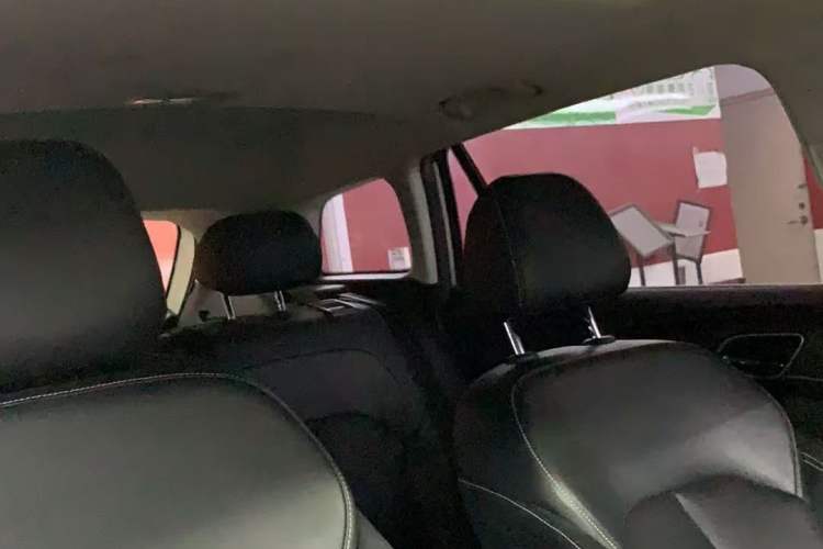 Used Roewe Ei5 2018 Internet Luxury Edition Headliner