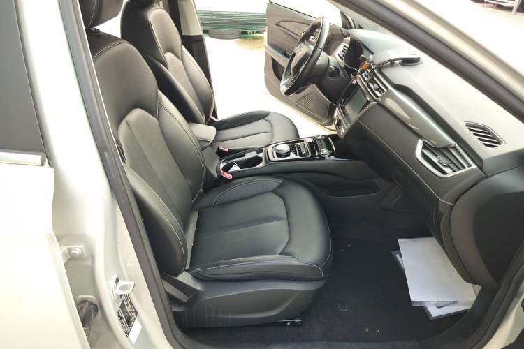 Used Roewe Ei5 2018 Internet Flagship Edition Right Front Seat