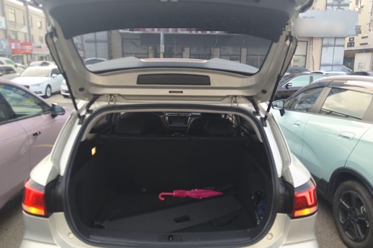 Used Roewe Ei5 2018 Internet Luxury Edition Trunk