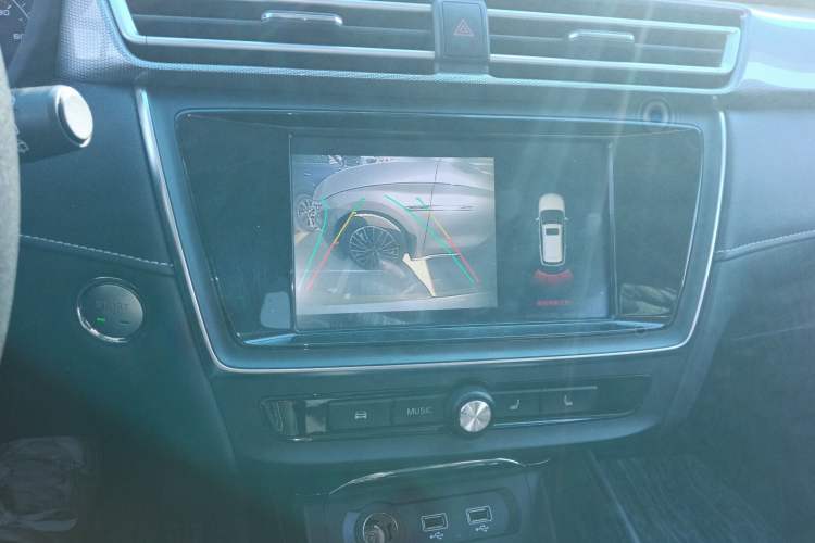 Used Roewe Ei5 2018 Internet Luxury Edition Audio And AC Panel