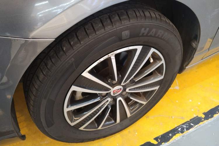Used Roewe Ei5 2018 Internet Flagship Edition Left Front Wheel Hub