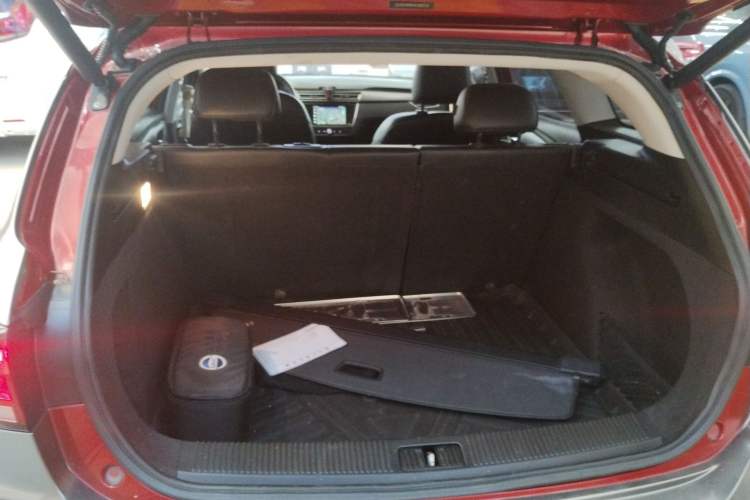 Used Roewe Ei5 2018 Internet Flagship Edition Trunk