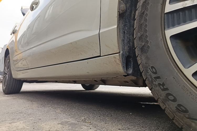 Used Roewe Ei5 2018 Internet Flagship Edition Chassis Front Right