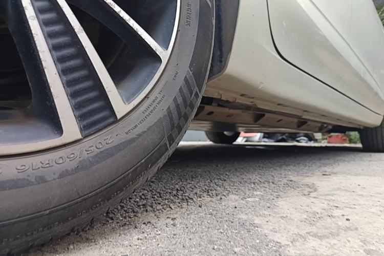 Used Roewe Ei5 2018 Internet Flagship Edition Chassis Rear Right