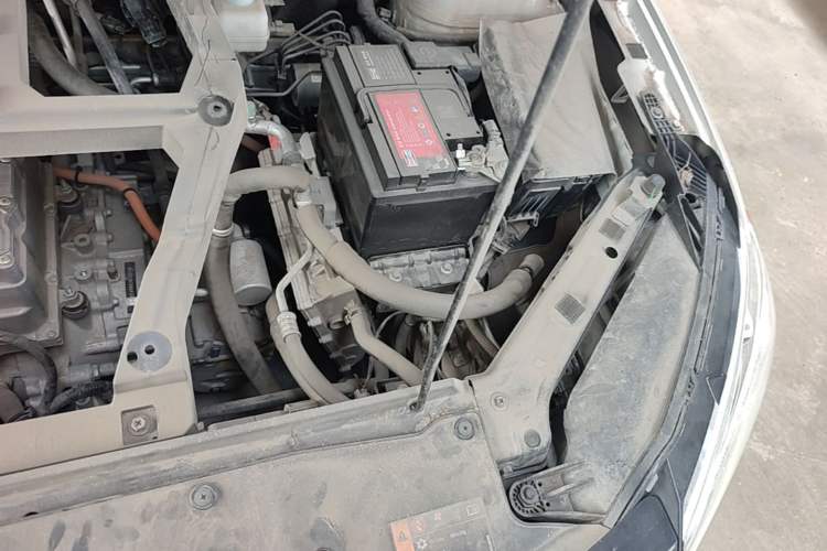 Used Roewe Ei5 2018 Internet Flagship Edition Engine Bay Left