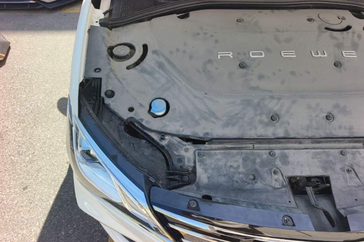 Used Roewe Ei5 2018 Internet Flagship Edition Engine Bay Right