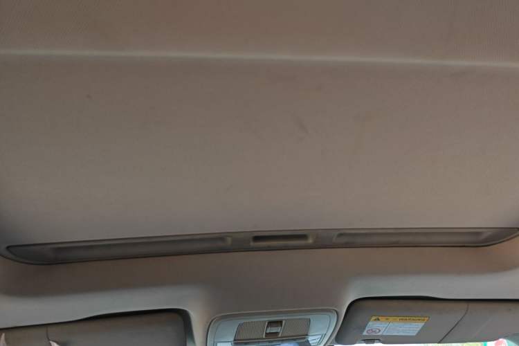 Used Roewe Ei5 2018 Internet Luxury Edition Headliner