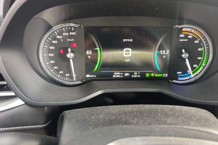 Used Roewe Ei5 2018 Internet Flagship Edition Odometer Close Up
