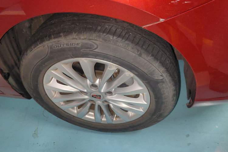 Used Roewe Ei5 2018 Internet Luxury Edition Right Front Wheel Hub