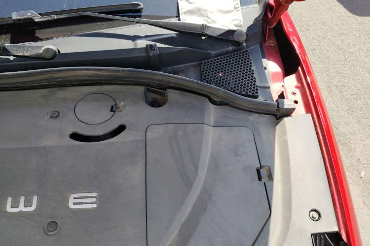 Used Roewe Ei5 2018 Internet Flagship Edition Engine Bay Left