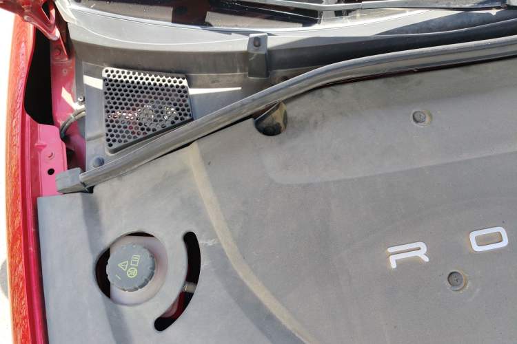 Used Roewe Ei5 2018 Internet Flagship Edition Engine Bay Right