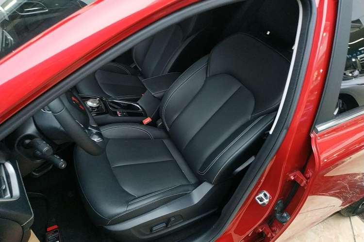 Used Roewe Ei5 2018 Internet Flagship Edition Left Front Seat