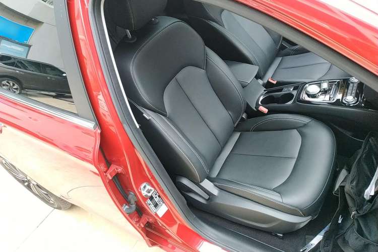 Used Roewe Ei5 2018 Internet Flagship Edition Right Front Seat