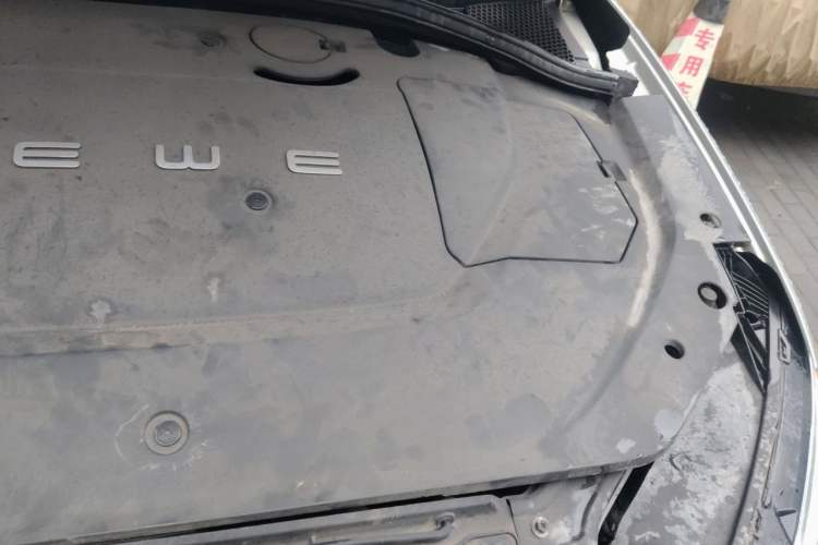 Used Roewe Ei5 2018 Internet Flagship Edition Engine Bay Left
