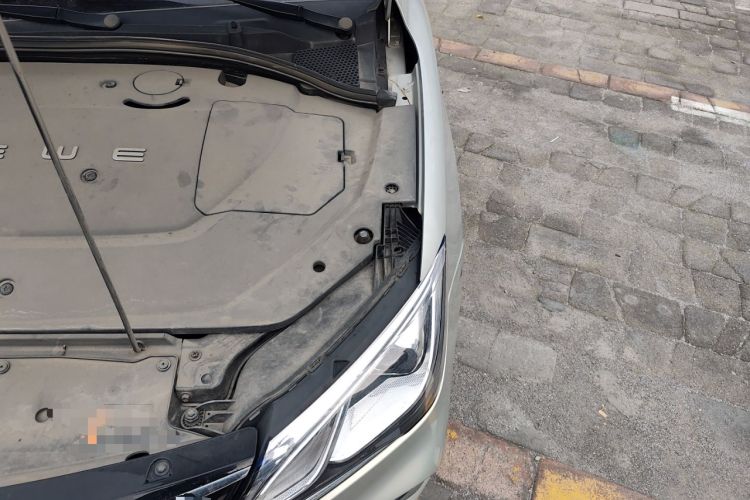 Used Roewe Ei5 2018 Internet Flagship Edition Engine Bay Left