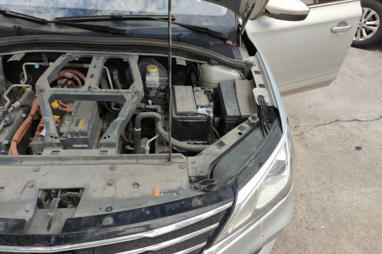 Used Roewe Ei5 2018 Internet Luxury Edition Engine Bay Left