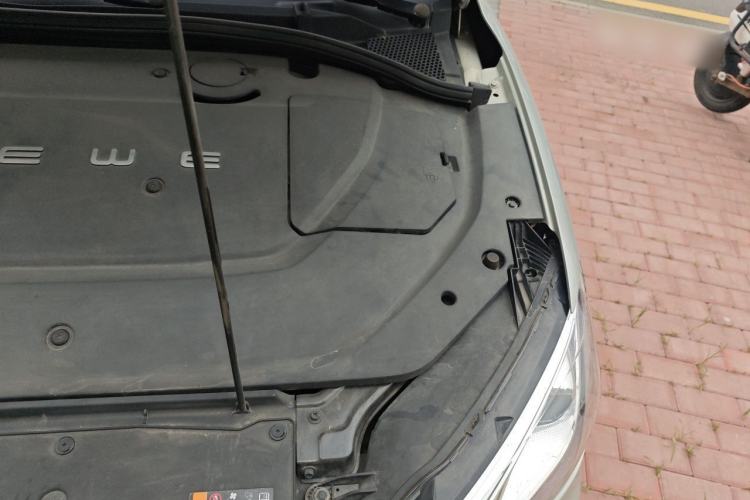 Used Roewe Ei5 2018 Internet Flagship Edition Engine Bay Left