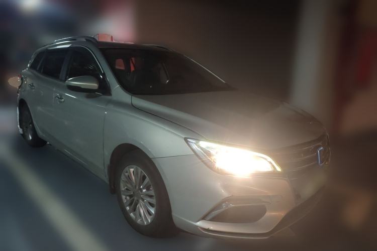 Used Roewe Ei5 2018 Internet Luxury Edition Front Right 45 Deg