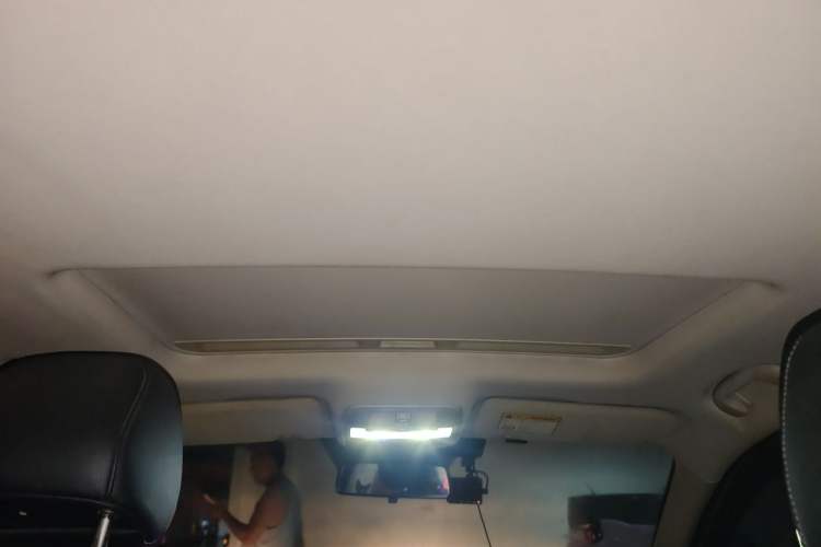 Used Roewe Ei5 2018 Internet Luxury Edition Headliner