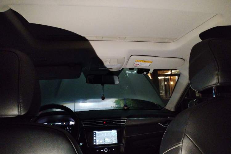 Used Roewe Ei5 2018 Internet Flagship Edition Headliner