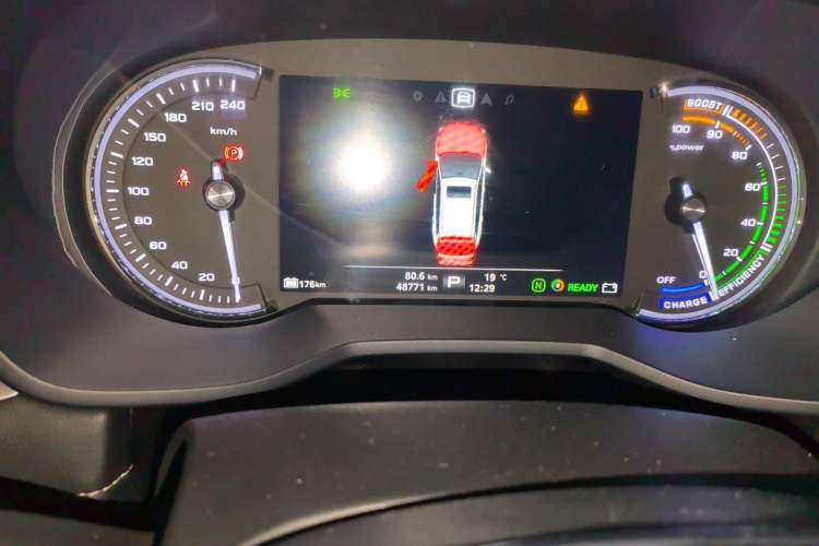 Used Roewe Ei5 2018 Internet Flagship Edition Odometer Close Up