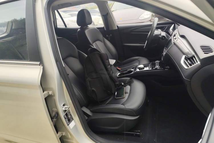 Used Roewe Ei5 2018 Internet Flagship Edition Right Front Seat