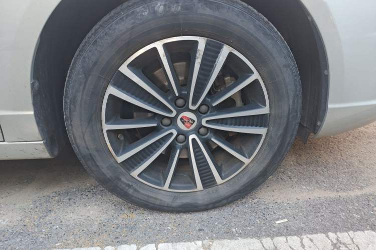 Used Roewe Ei5 2018 Internet Flagship Edition Right Front Wheel Hub
