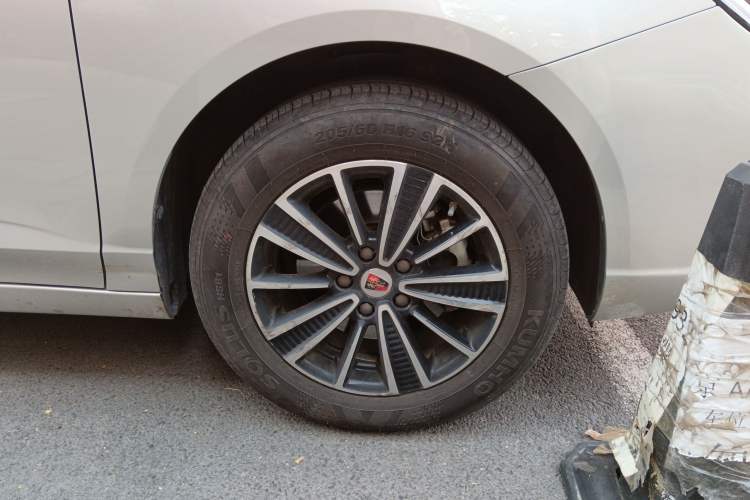 Used Roewe Ei5 2018 Internet Flagship Edition Right Front Wheel Hub