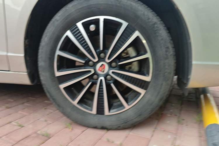 Used Roewe Ei5 2018 Internet Flagship Edition Right Front Wheel Hub