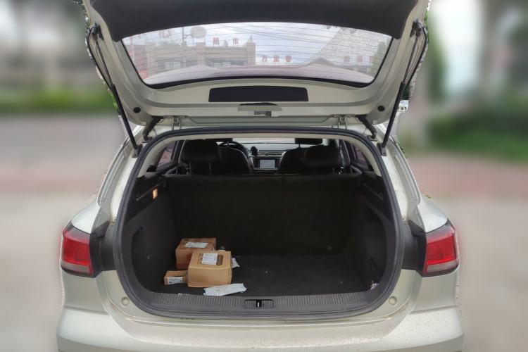 Used Roewe Ei5 2018 Internet Luxury Edition Trunk