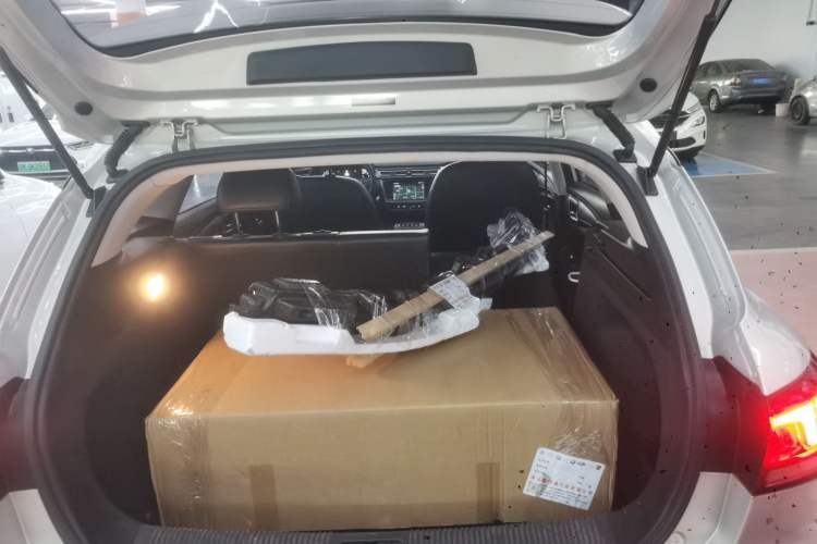 Used Roewe Ei5 2018 Internet Luxury Edition Trunk