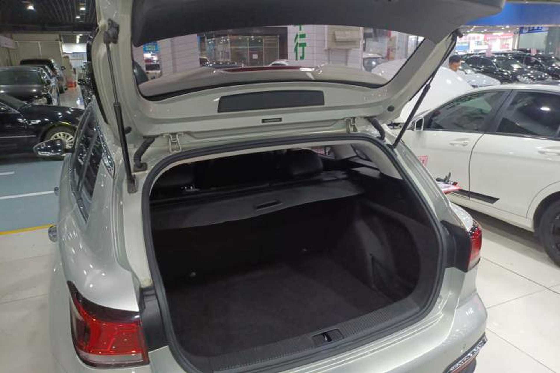 Used Roewe Ei5 2018 Internet Luxury Edition Trunk