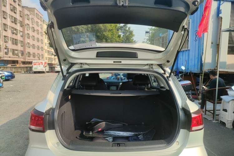 Used Roewe Ei5 2018 Internet Luxury Edition Trunk