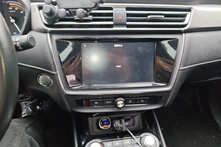 Used Roewe Ei5 2018 Internet Flagship Edition Audio And AC Panel
