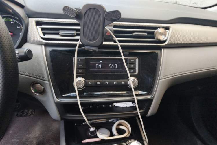 Used Roewe Ei5 2018 Internet Luxury Edition Audio And AC Panel