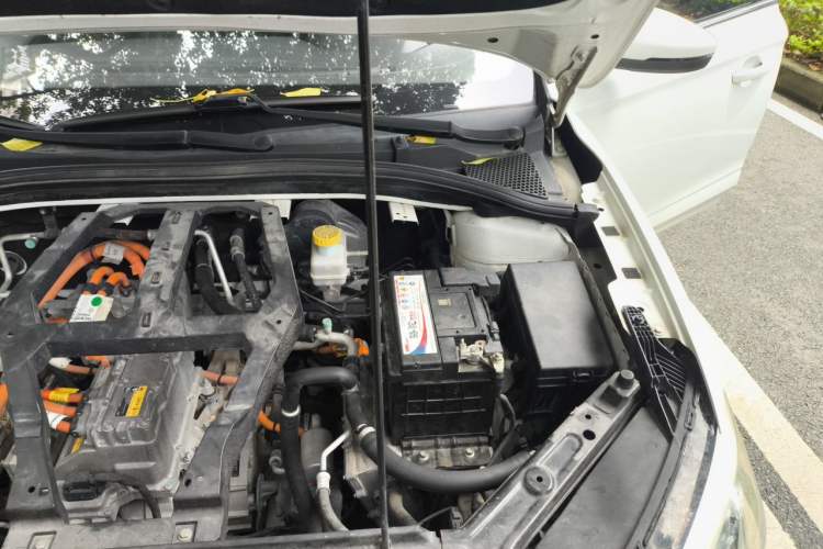 Used Roewe Ei5 2018 Internet Luxury Edition Engine Bay Left