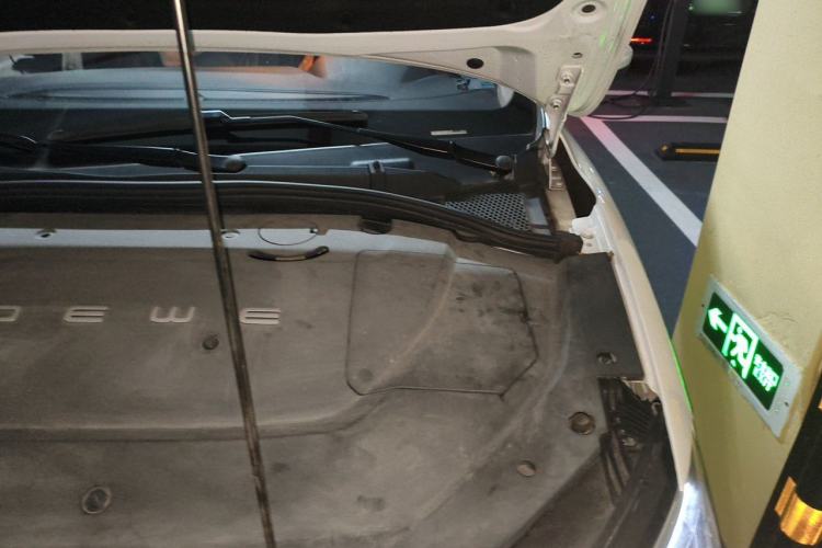 Used Roewe Ei5 2018 Internet Luxury Edition Engine Bay Left