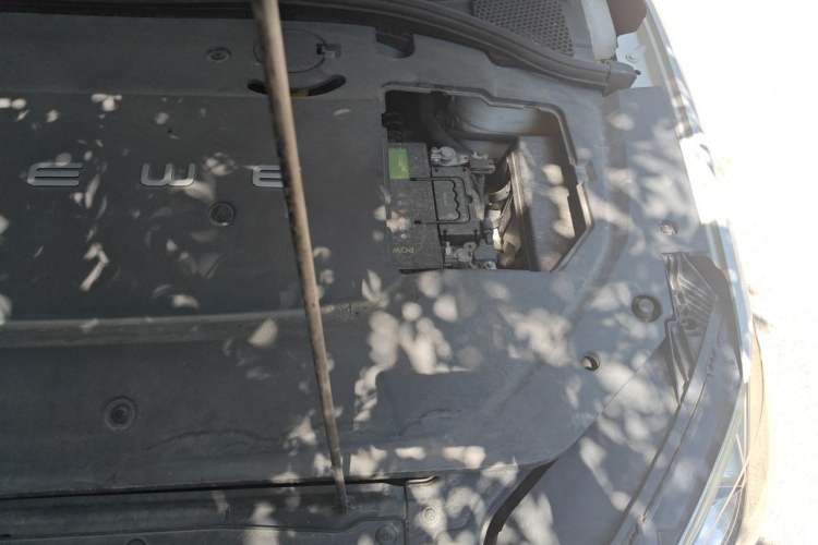 Used Roewe Ei5 2018 Internet Luxury Edition Engine Bay Left
