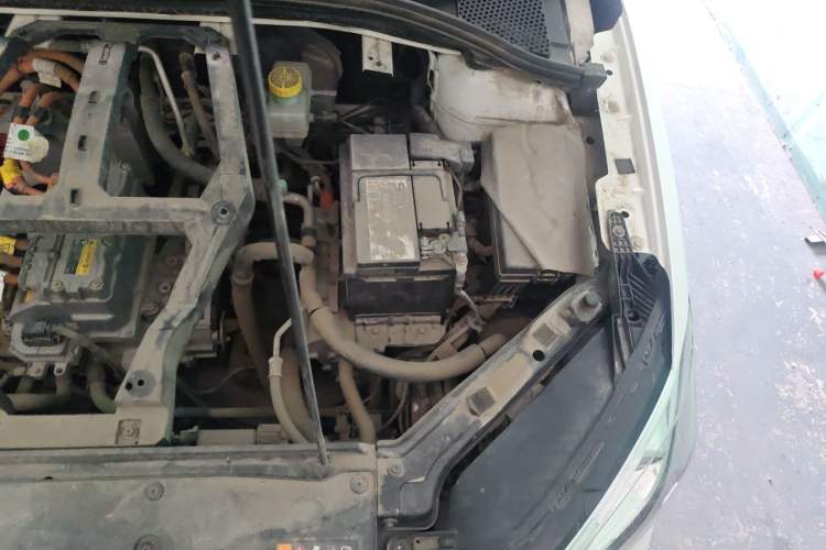 Used Roewe Ei5 2018 Internet Flagship Edition Engine Bay Left