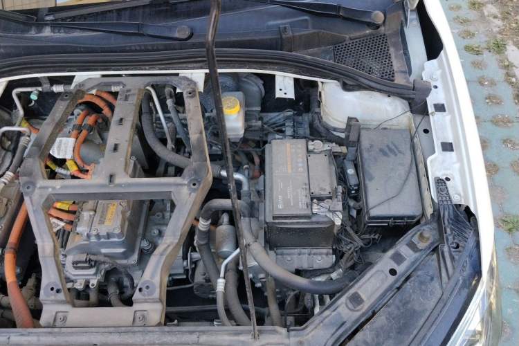 Used Roewe Ei5 2018 Internet Flagship Edition Engine Bay Left