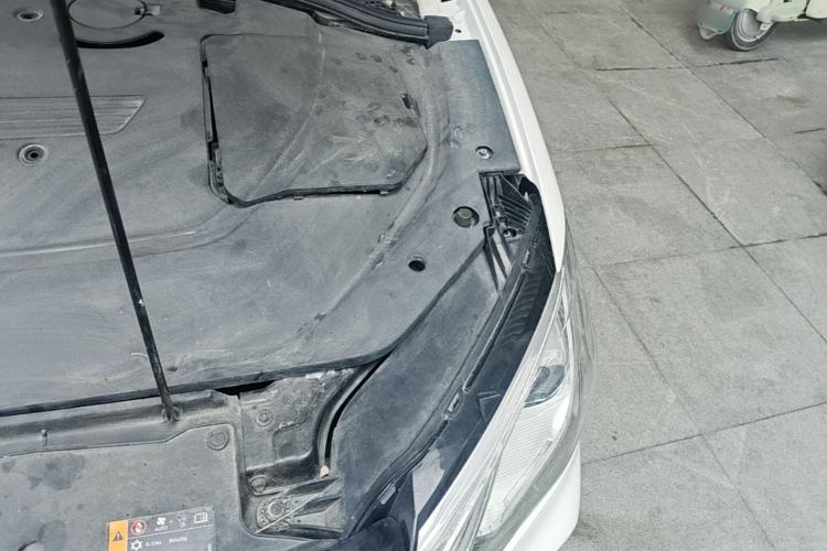 Used Roewe Ei5 2018 Internet Flagship Edition Engine Bay Left