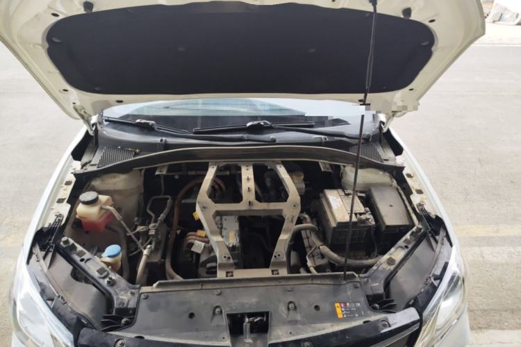 Used Roewe Ei5  Engine Bay