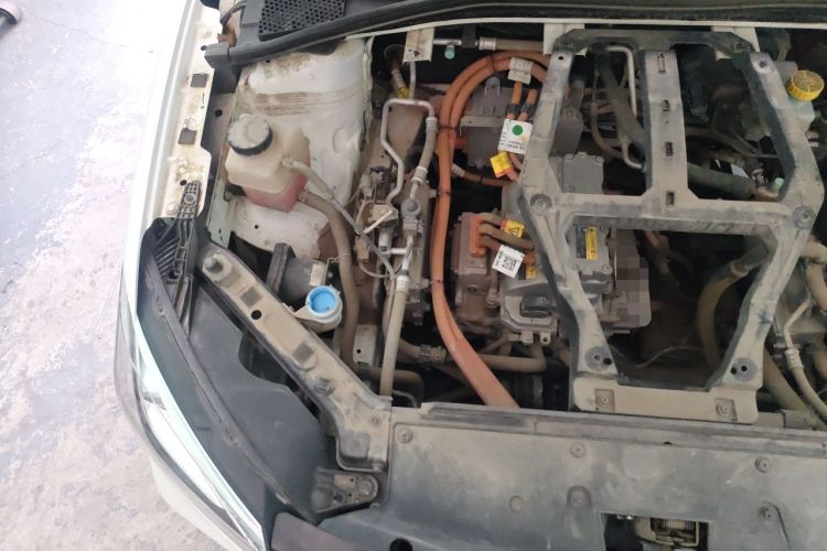 Used Roewe Ei5 2018 Internet Flagship Edition Engine Bay Right