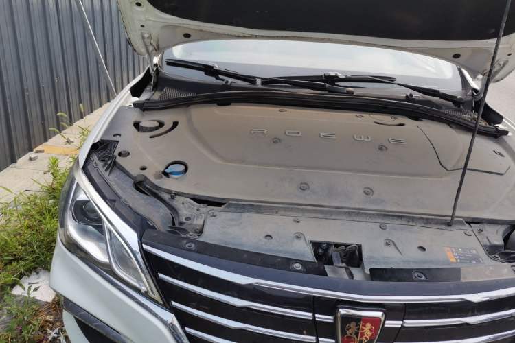 Used Roewe Ei5 2018 Internet Flagship Edition Engine Bay Right
