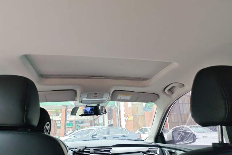 Used Roewe Ei5 2018 Internet Flagship Edition Headliner