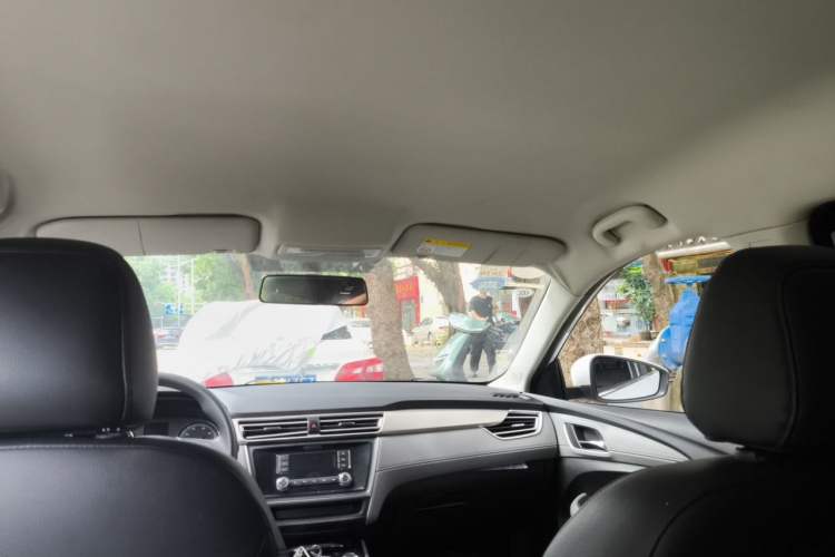 Used Roewe Ei5 2018 Internet Luxury Edition Headliner