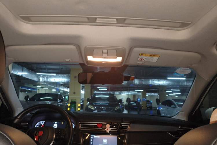 Used Roewe Ei5 2018 Internet Luxury Edition Headliner