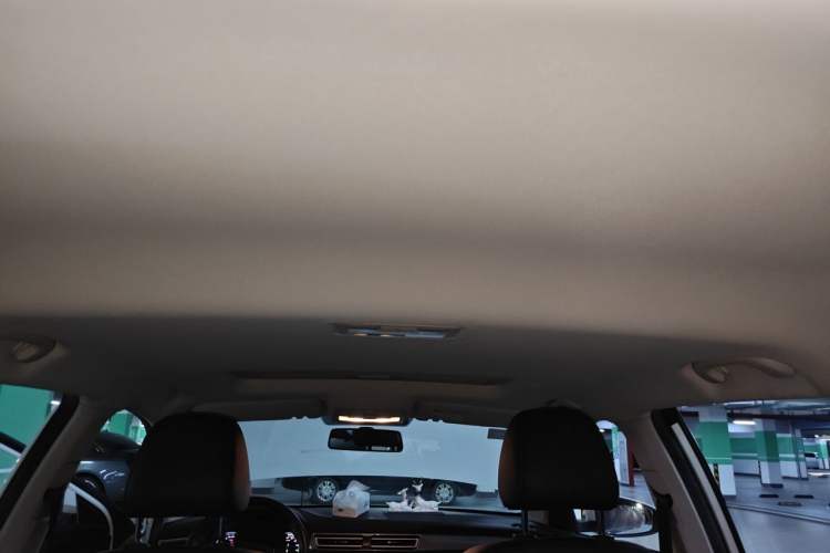 Used Roewe Ei5 2018 Internet Luxury Edition Headliner